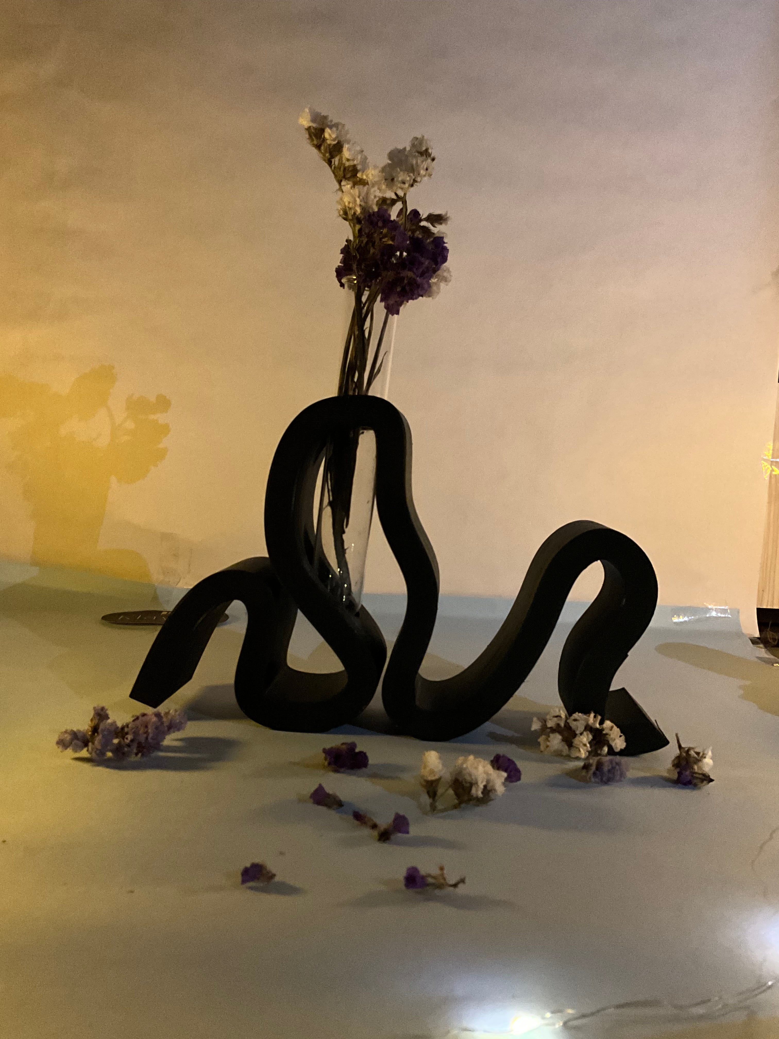 Taletube - test tube vase / book stand decor