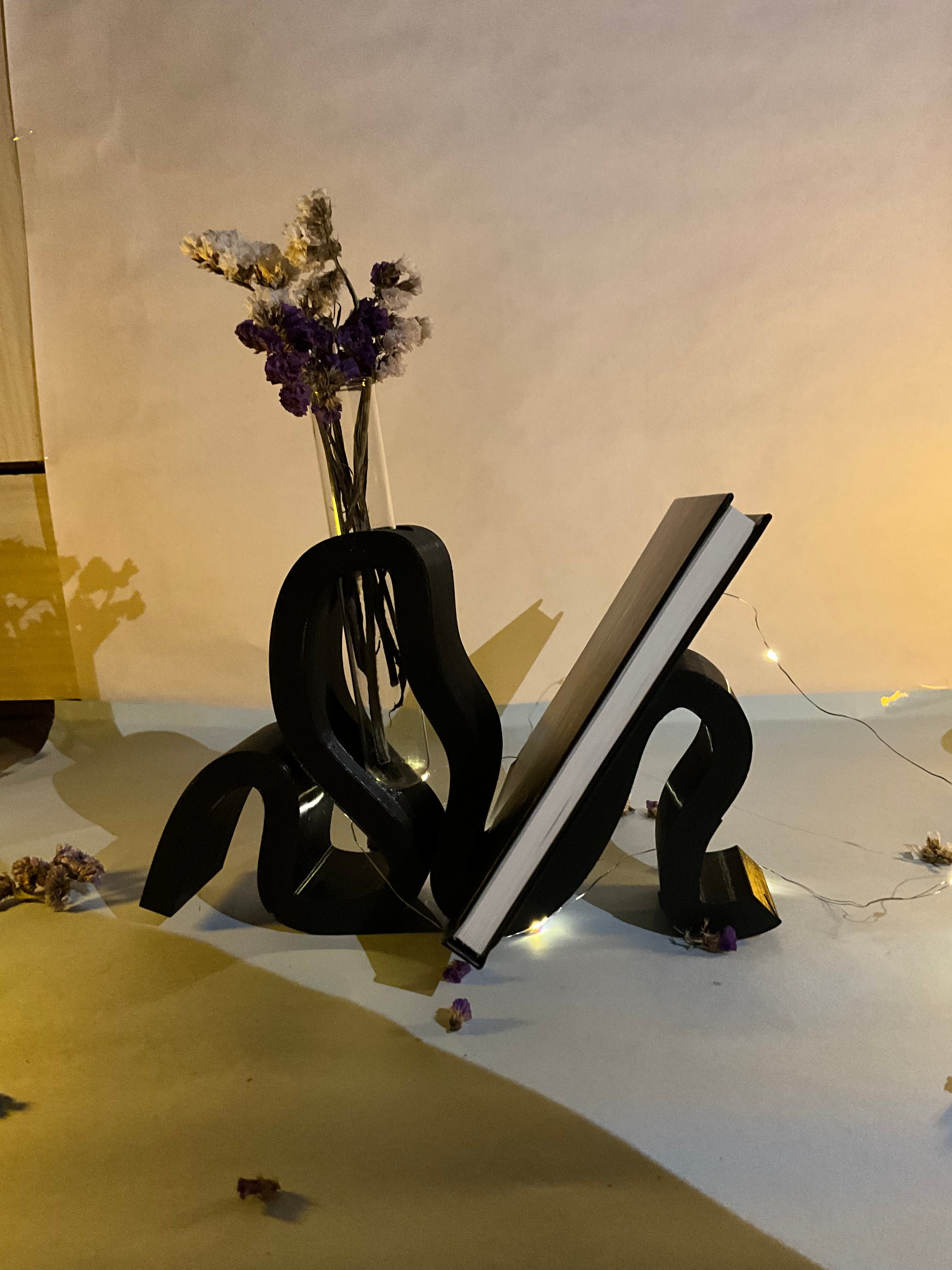 Taletube - test tube vase / book stand decor