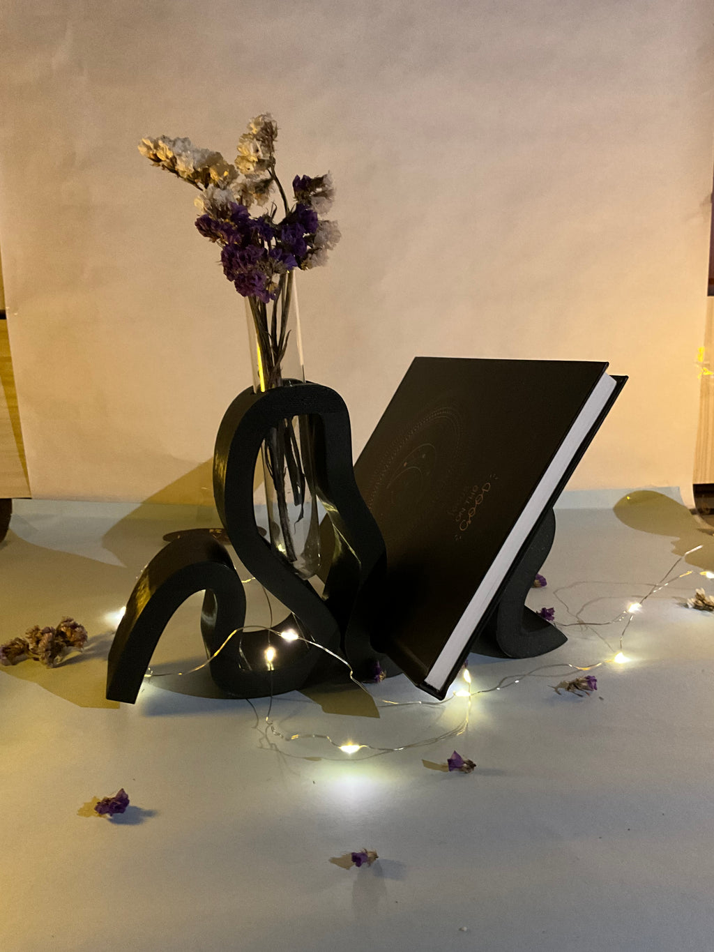 Taletube - test tube vase / book stand decor